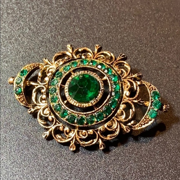 Vintage Jewelry - Vintage Gold & Emerald Green Rhinestone Brooch Pin